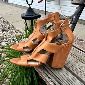 Super stylish camel colored leather Vince Camuto block heeled sandals! Like new